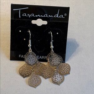 Taramanda Gold Leaf Dangle Earrings